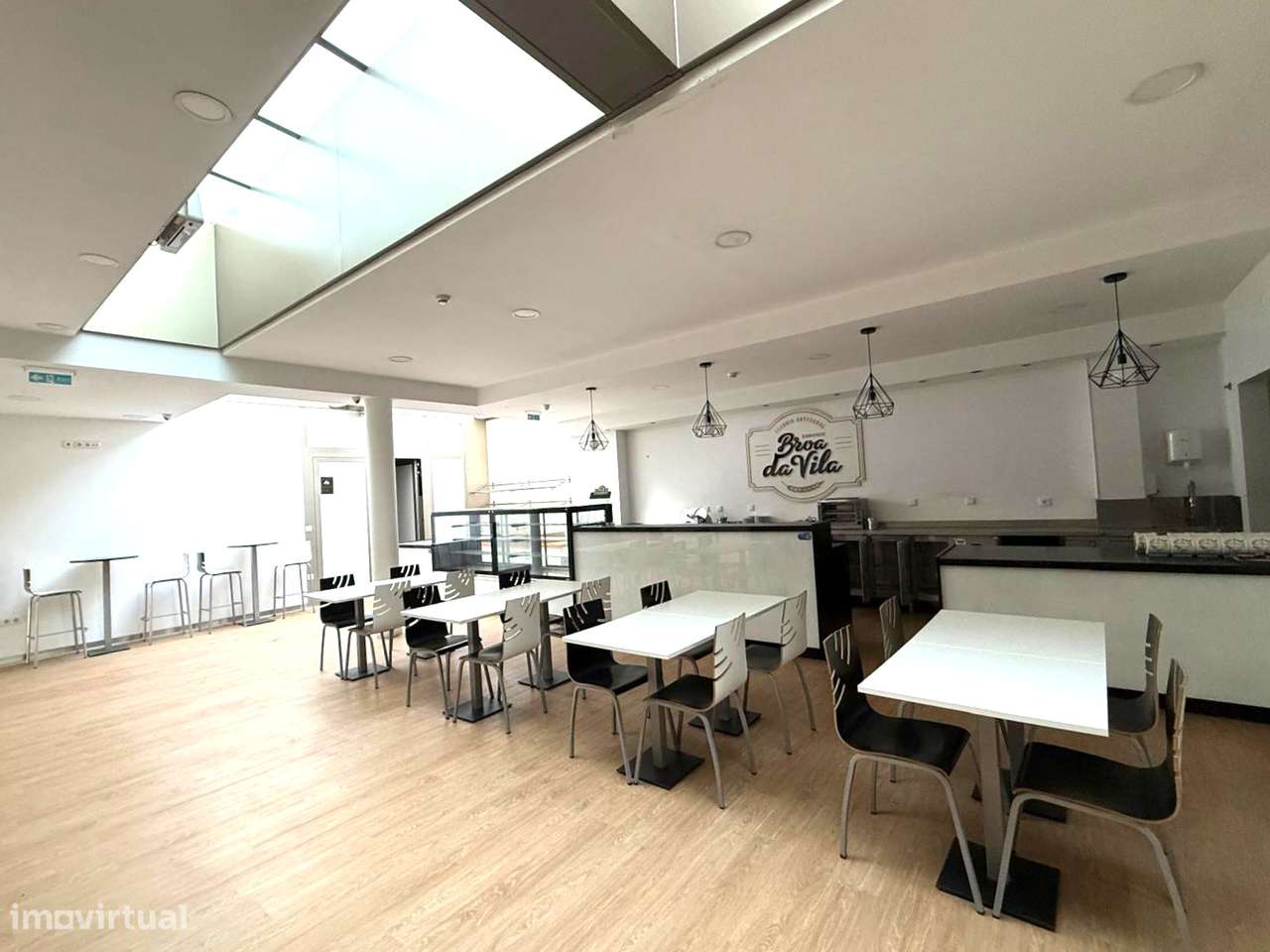 Estabelecimento comercial em Esmoriz-11