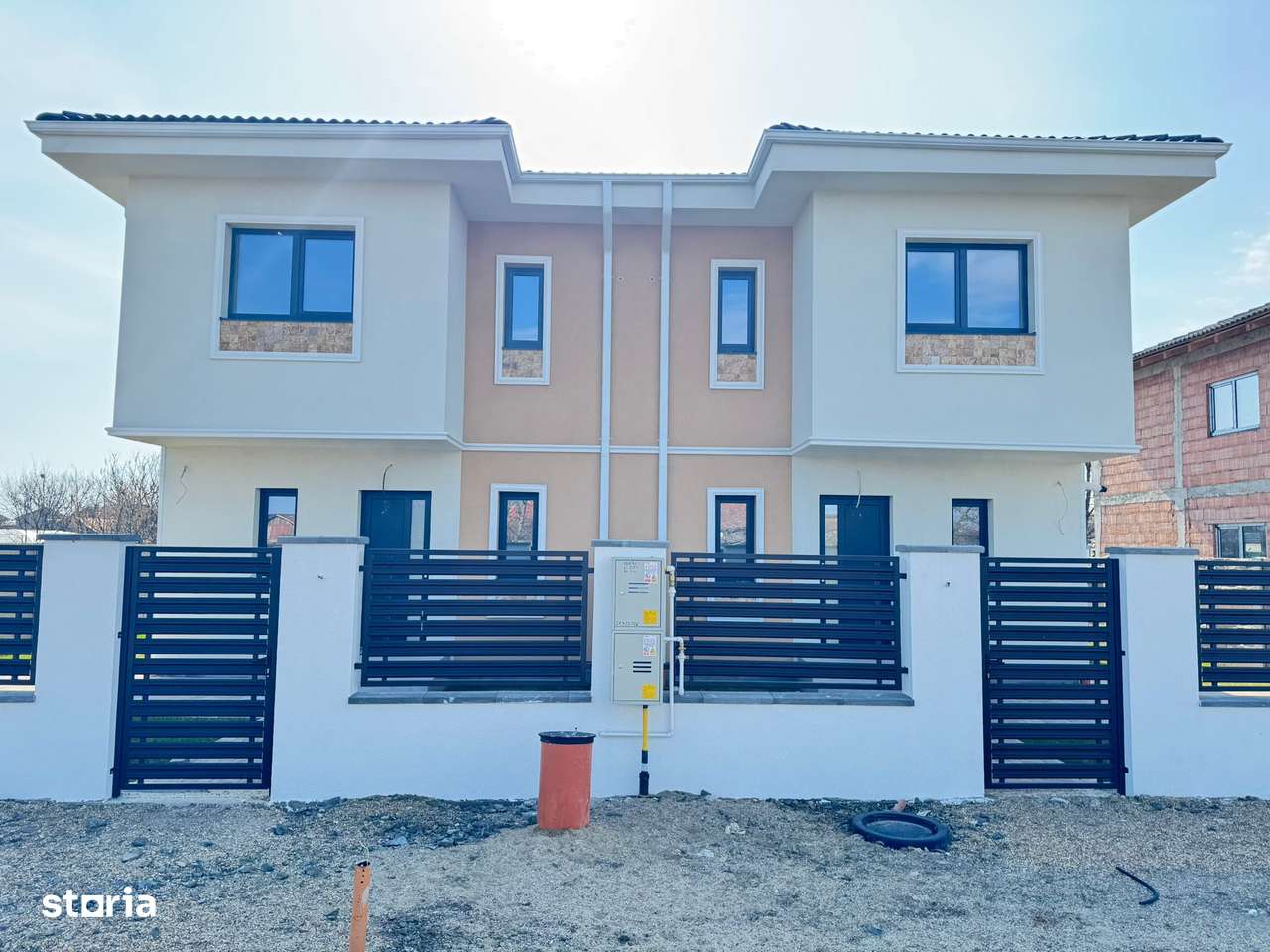 Duplex modern în Moșnița Veche – Asfalt / Toate Utilitatile-0