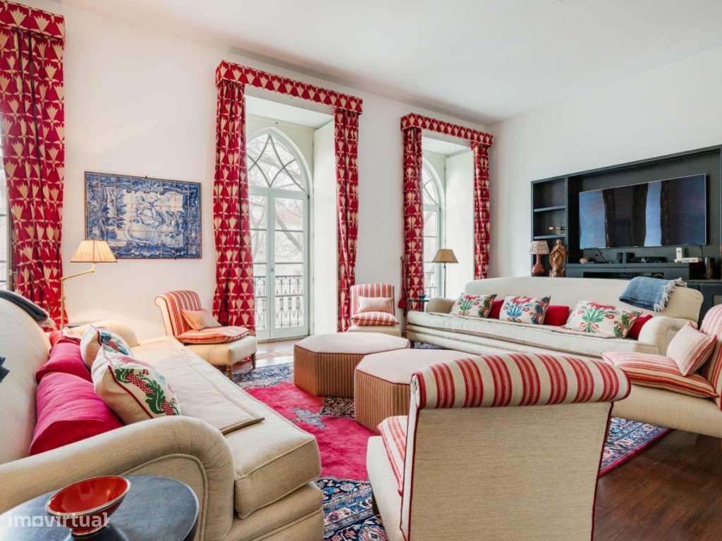 Apartamento T4 em palacete junto do Castelo de São Jorge - Grande imagem: 4/27