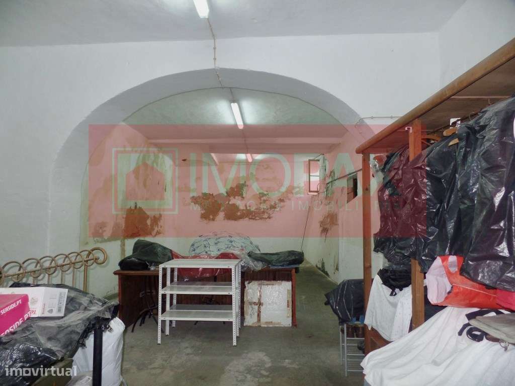 BEJA / Prédio Zona Histórica / Quintal / Garagem-14