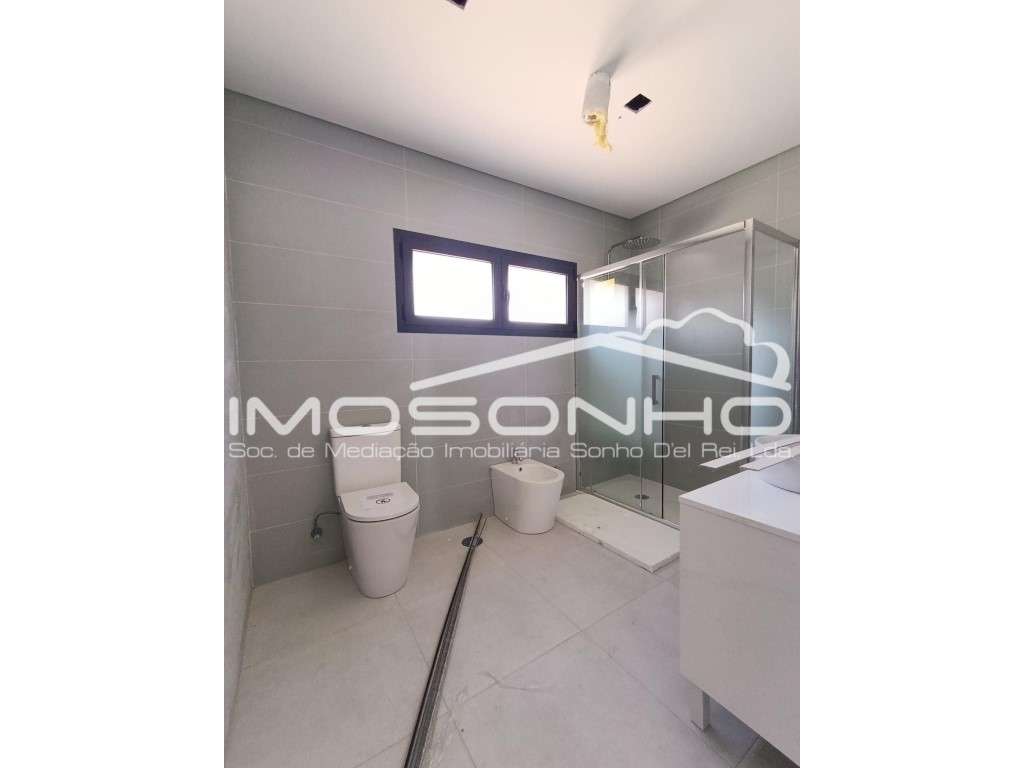 Moradia T3 Nova | Design Moderno | Eficiência A+ | Jardim, Garagem ...-11
