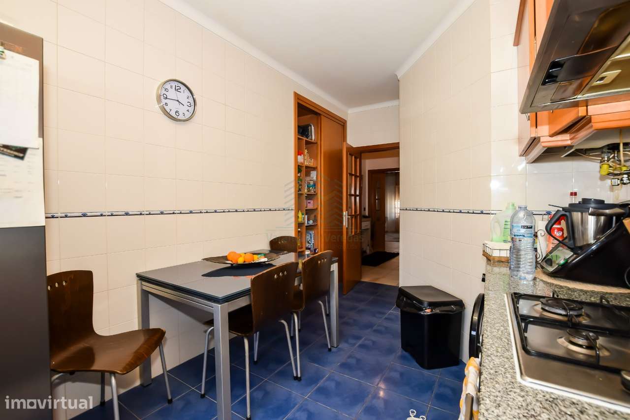 Apartamento T3 com Garagem e Arrecadação - Torres Novas-8