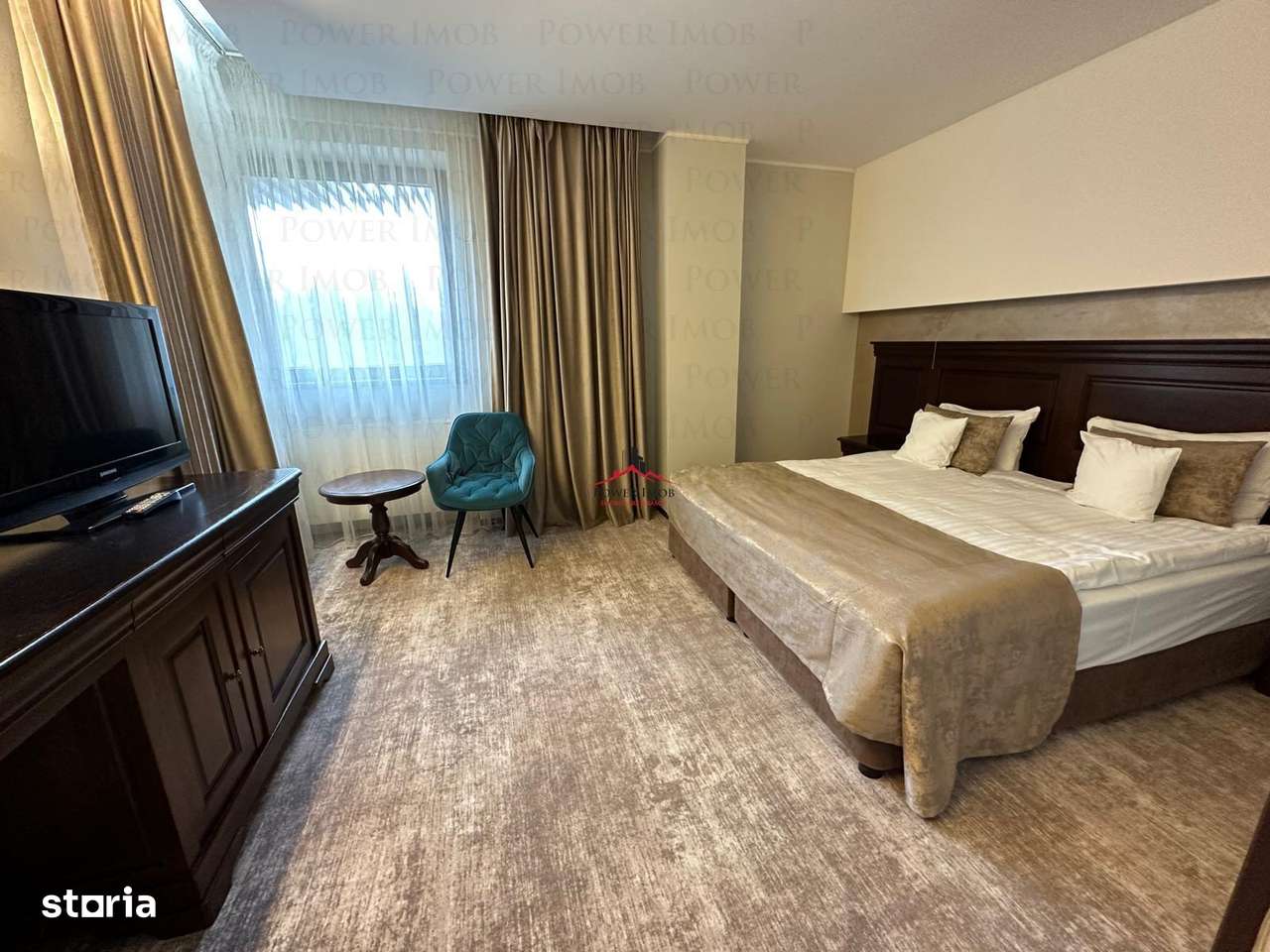 HOTEL ALPIN - Vanzare apartament cu 3 camere in Poiana Brasov - Imagine principală: 5/10