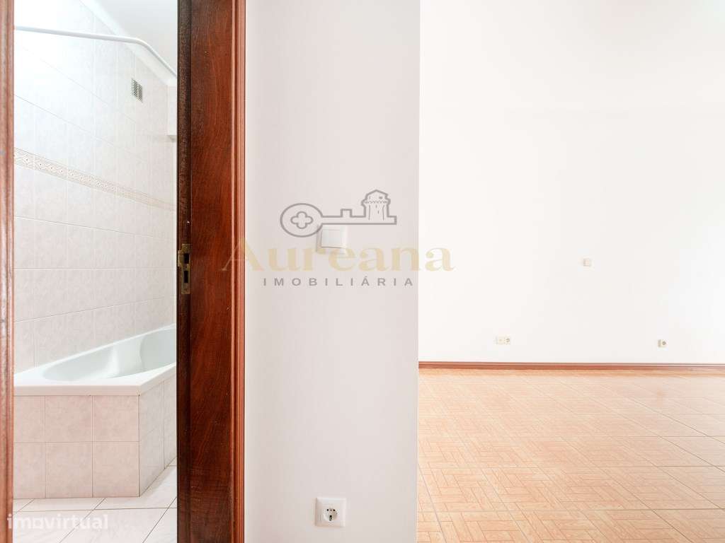 Apartamento T3 com elevador - Centro de Fátima-25