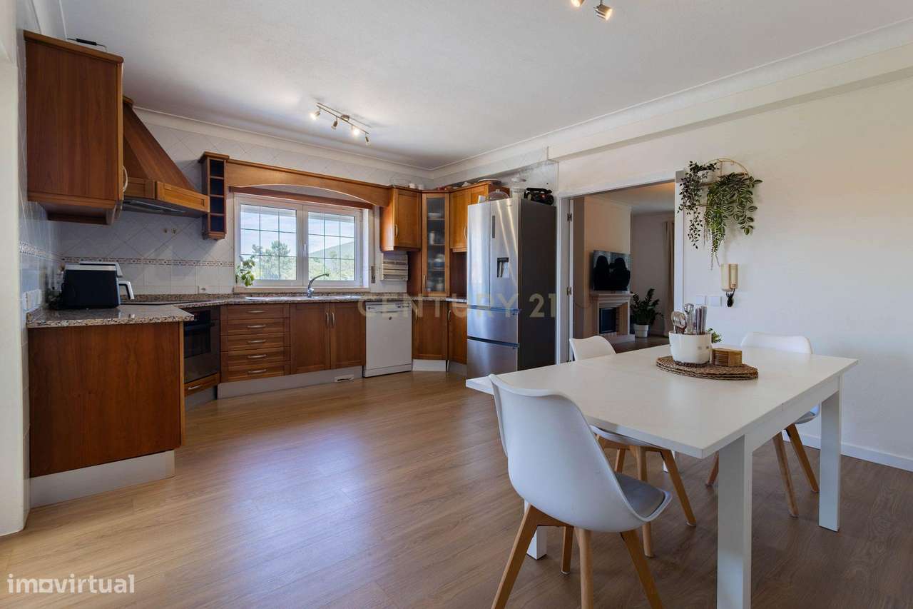 Casa Renovada em Aljubarrota, Alcobaça - 4 Quartos e Jardim-11
