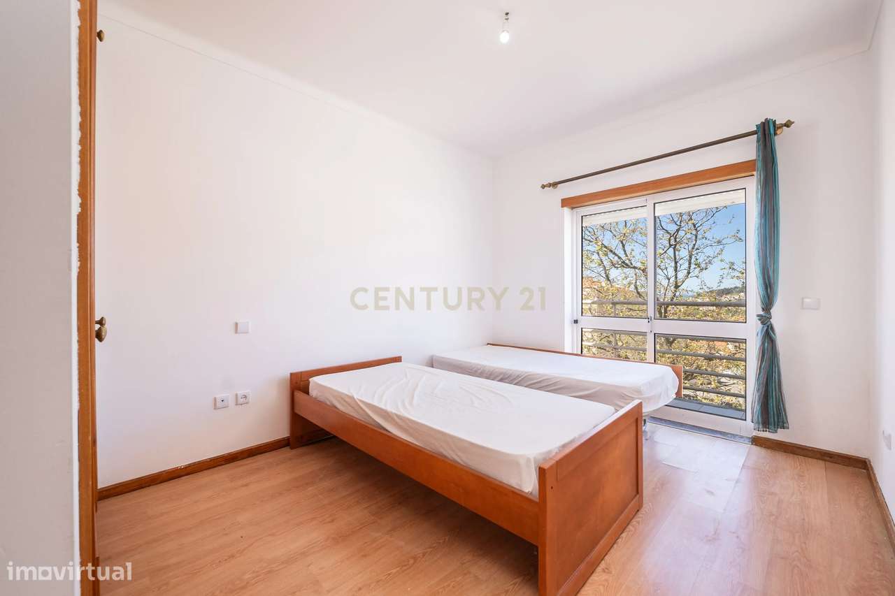 APARTAMENTO T3 COM GARAGEM E SÓTÃO | BUARCOS-11