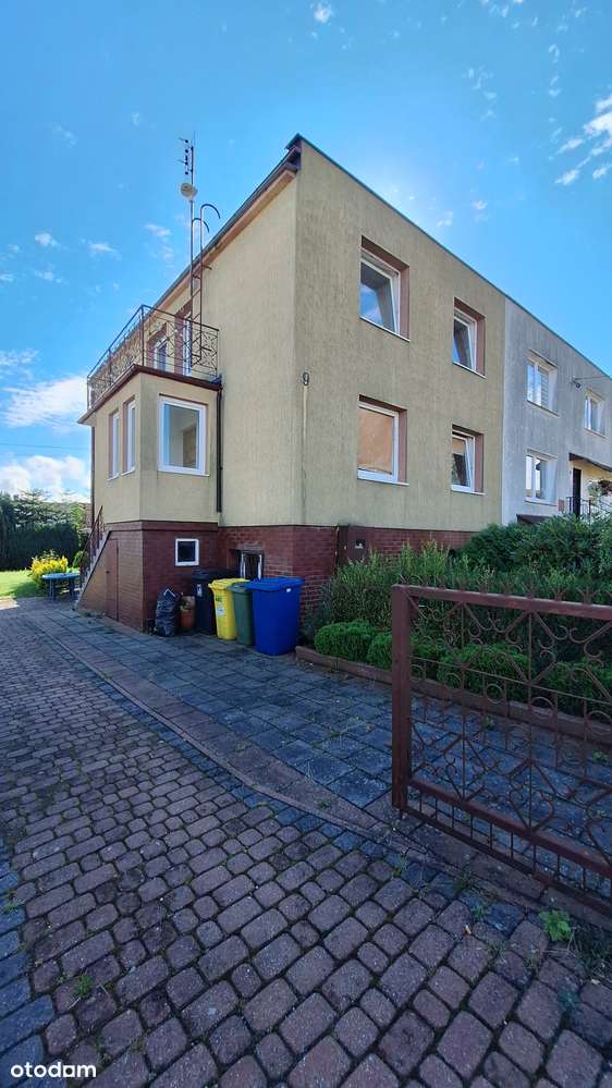 Dochodowy dom w centrum Żukowa-0