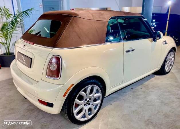 MINI John Cooper Works Cabrio - 10