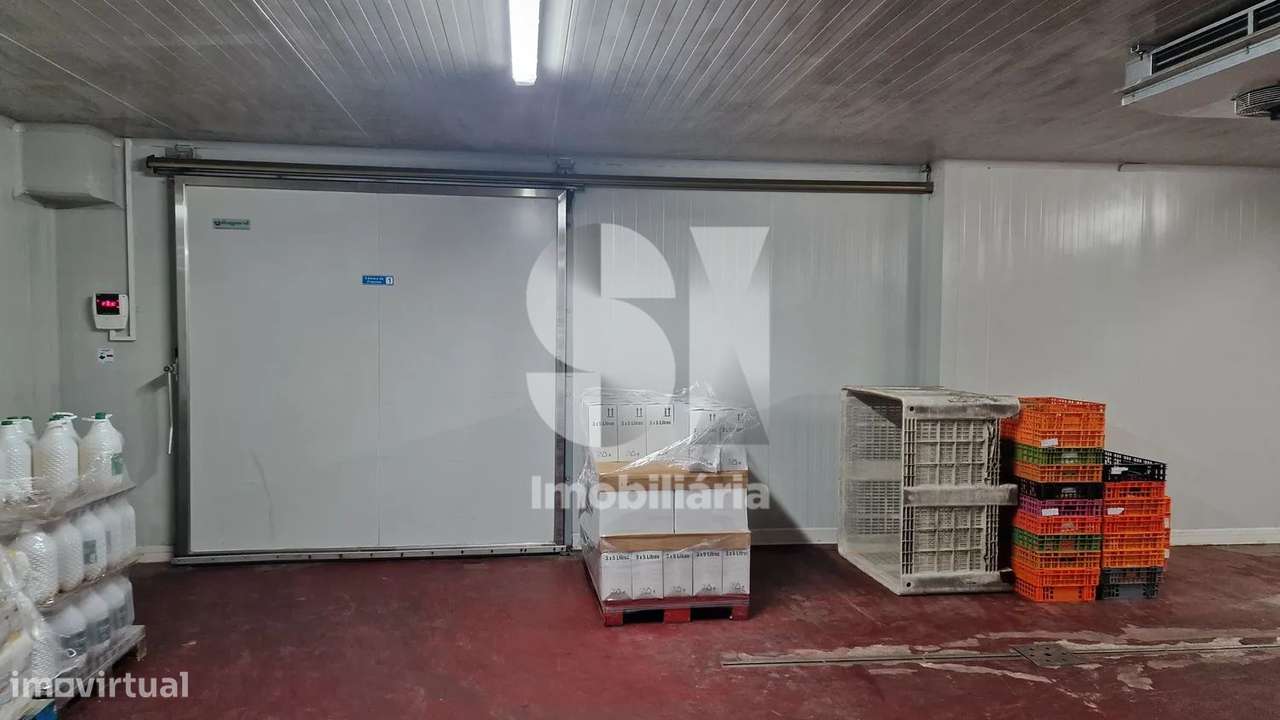 Armazém | câmara de frescos e congelação | Plataforma 6t | Rebordosa - Grande imagem: 5/16