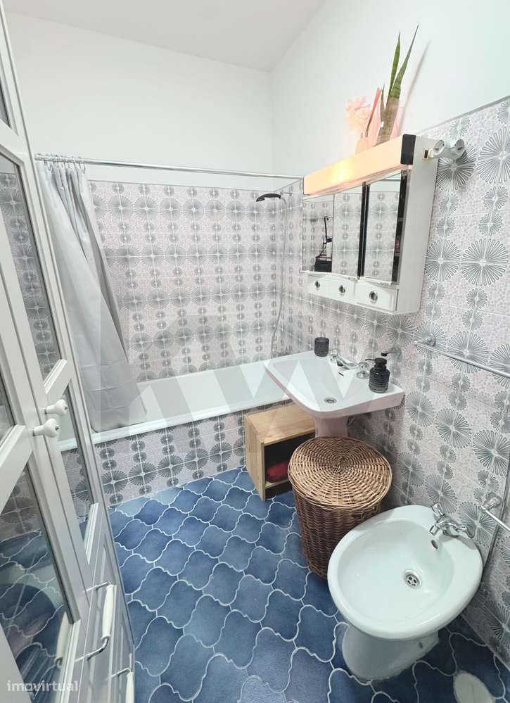 Excelente Oportunidade em Setúbal: T2 Parcialmente Renovado no Centro-15