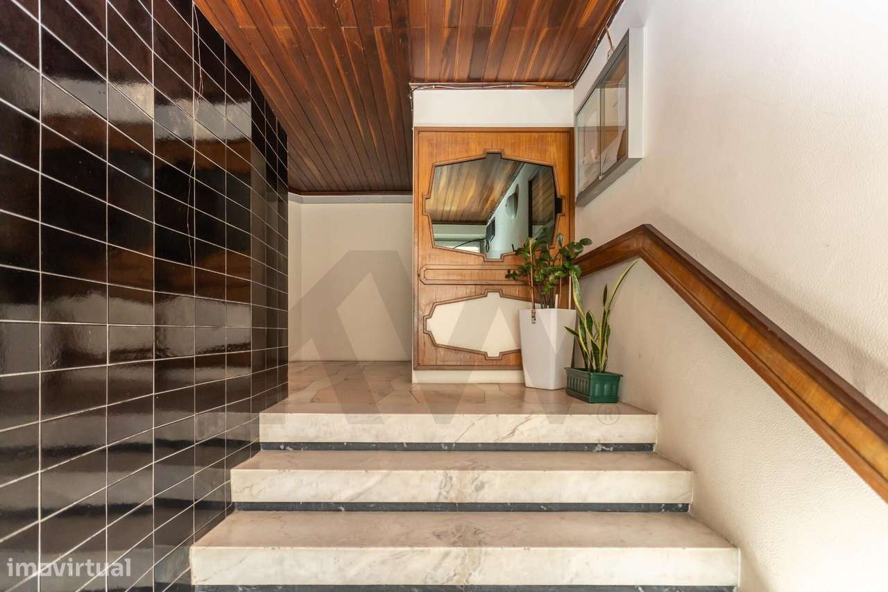 Apartamento T4 transformado em T3 totalmente remodelado na Cova da Pi-31