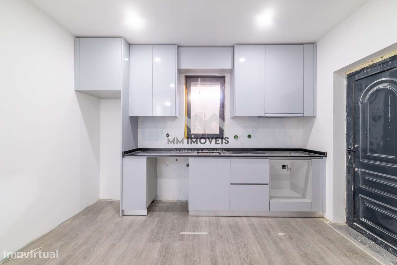 Moradia Térrea | T1+1 | Renovada | Terraço | 3 Frentes - Grande imagem: 4/38