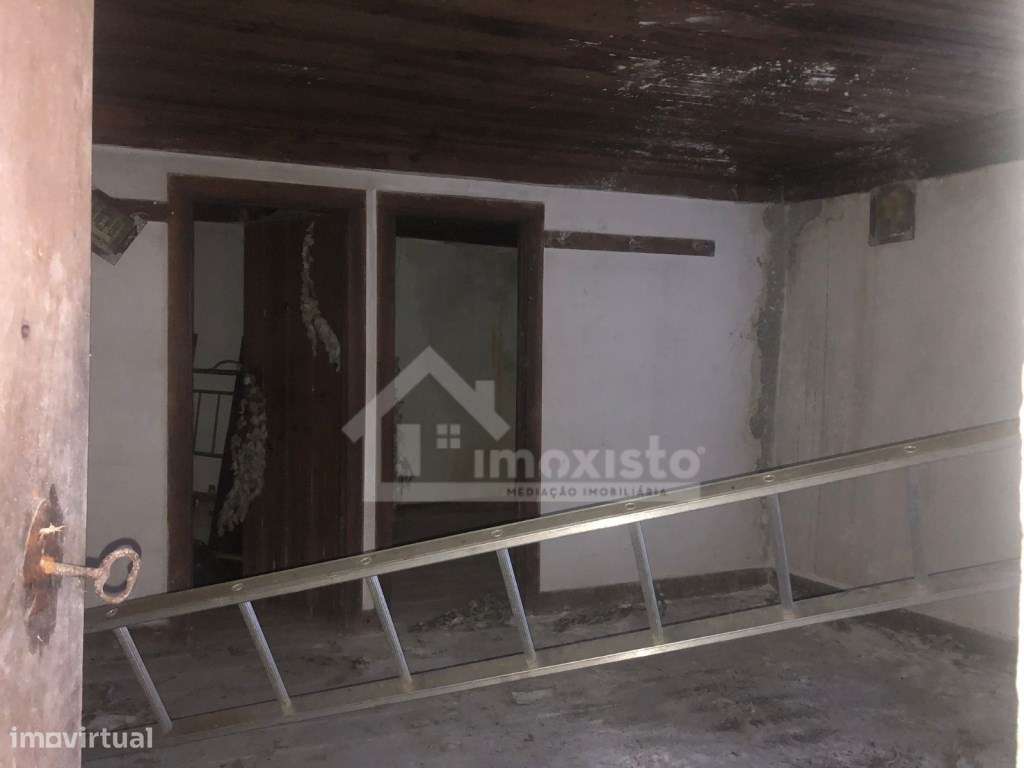 Moradia para reconstrução em Figueiró dos Vinhos - Grande imagem: 4/8