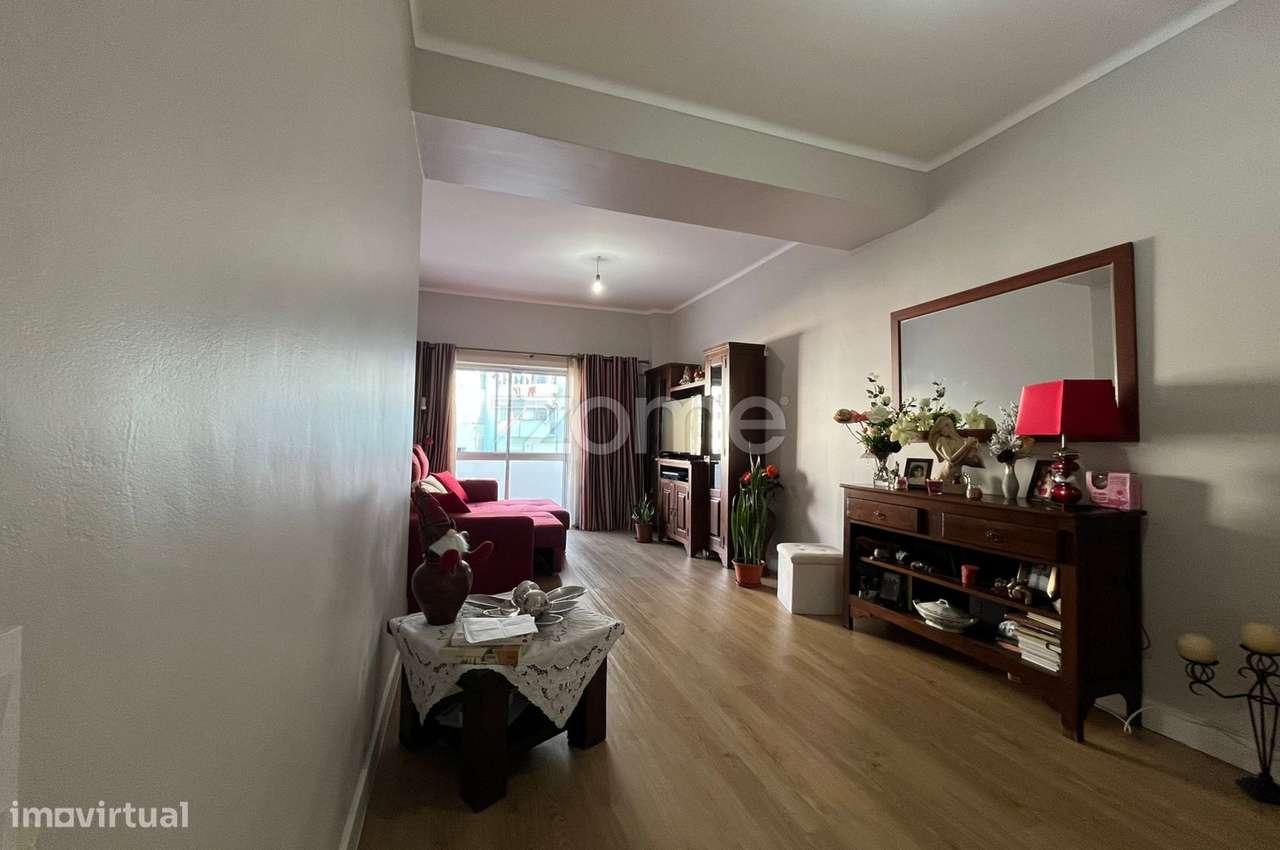 Apartamento T2, totalmente renovado, em Zona Central de Laranjeiro - Grande imagem: 2/15