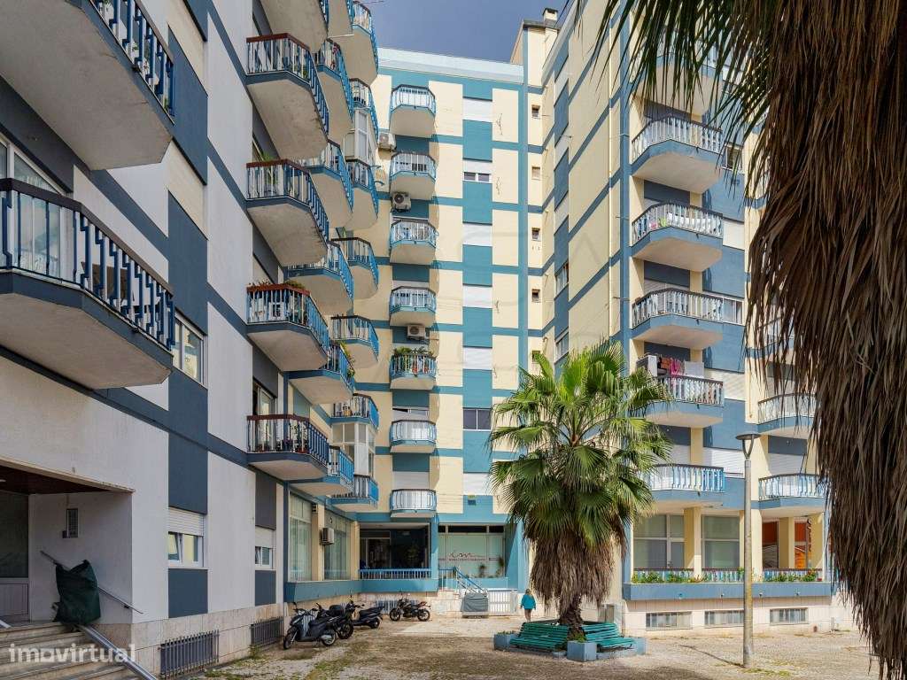 Apartamento T1 na Aranguês com vista única sobre o rio e cidade!-23