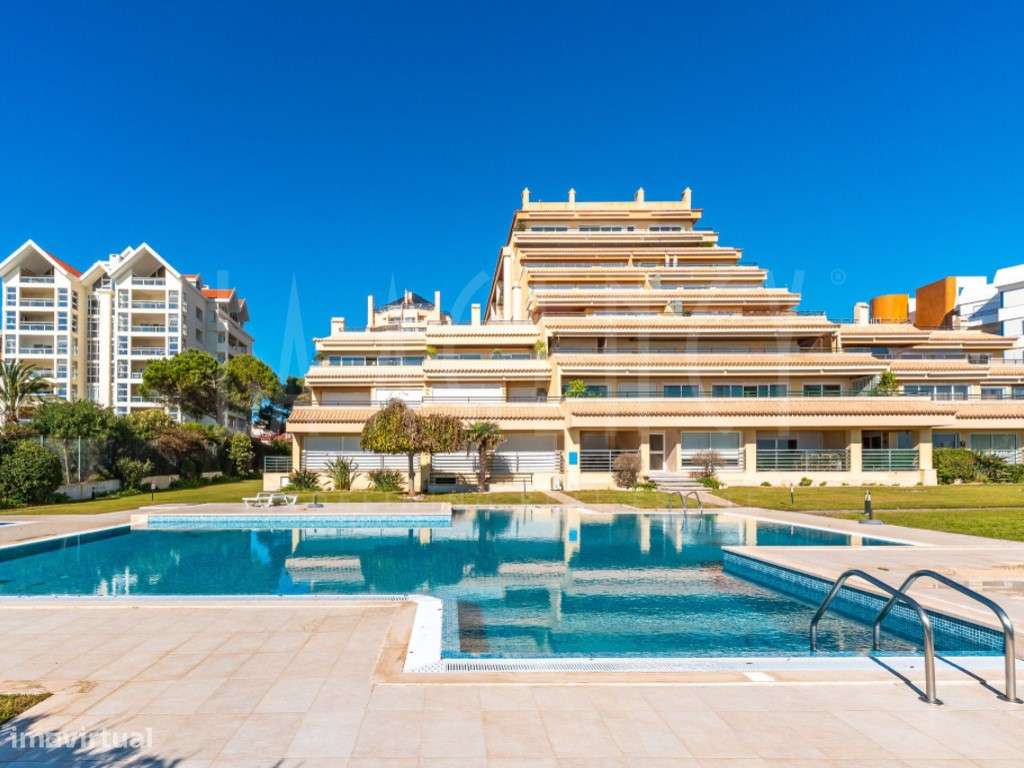 Apartamento T1 de Luxo na Guia - Condomínio Fechado com Vista Mar-1