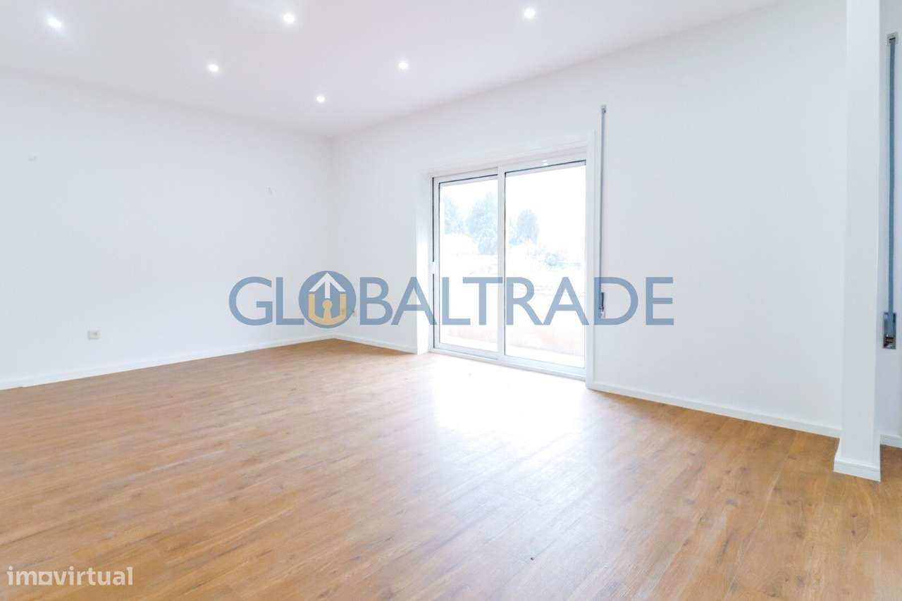 Apartamento T3 Renovado & Equipado em Águas Santas-5