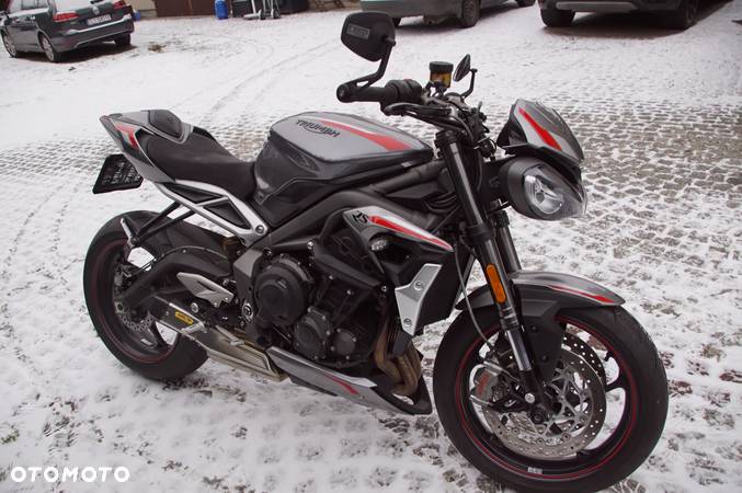 Triumph Street Triple - 26