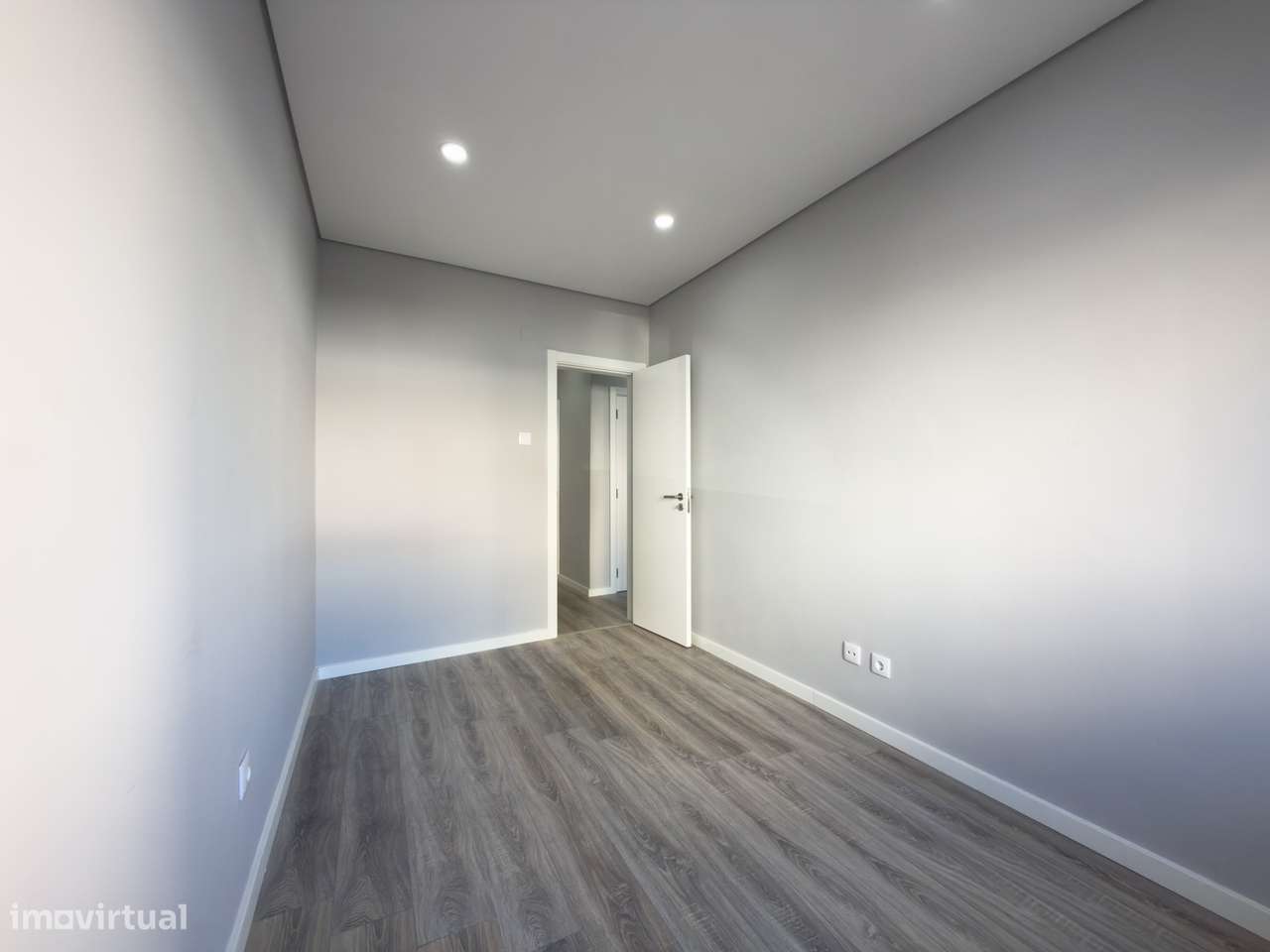 Apartamento T3 com logradouro, totalmente renovado-20