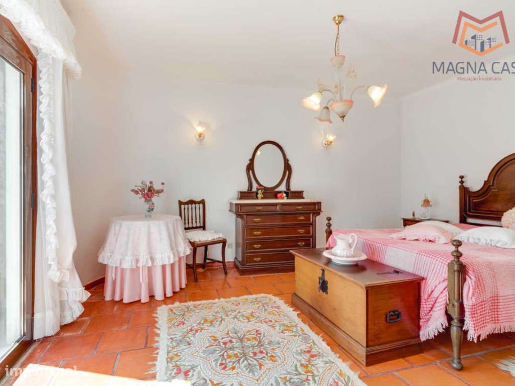 Moradia com Piscina e Jardim em Colares, Sintra-20