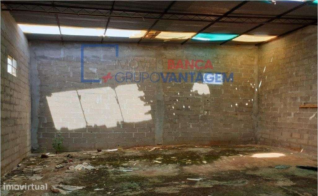 Armazém industrial em lote de terreno urbano com 6.939m², localizad... - Grande imagem: 2/5