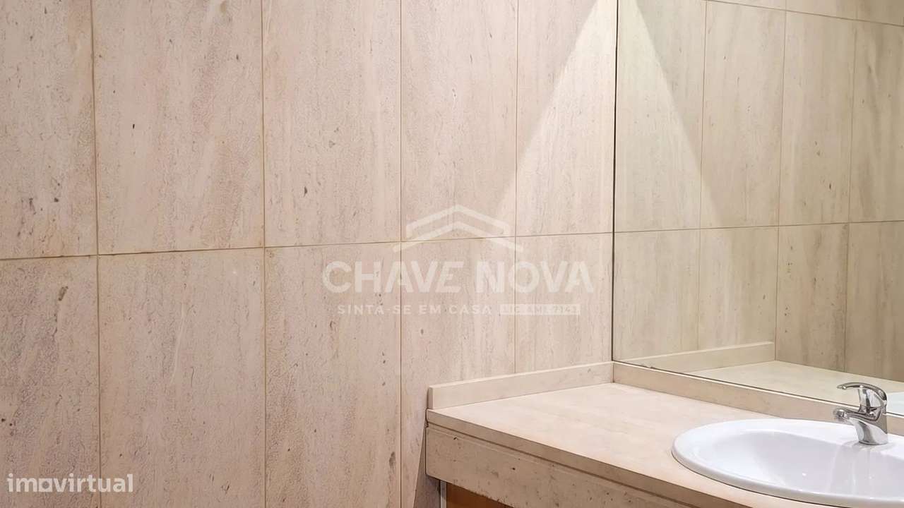Apartamento T3 c/garagem Box em Valadares-19