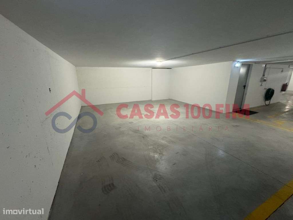 Apartamento T3 novo com varandas e vista castelo em Leiria-20
