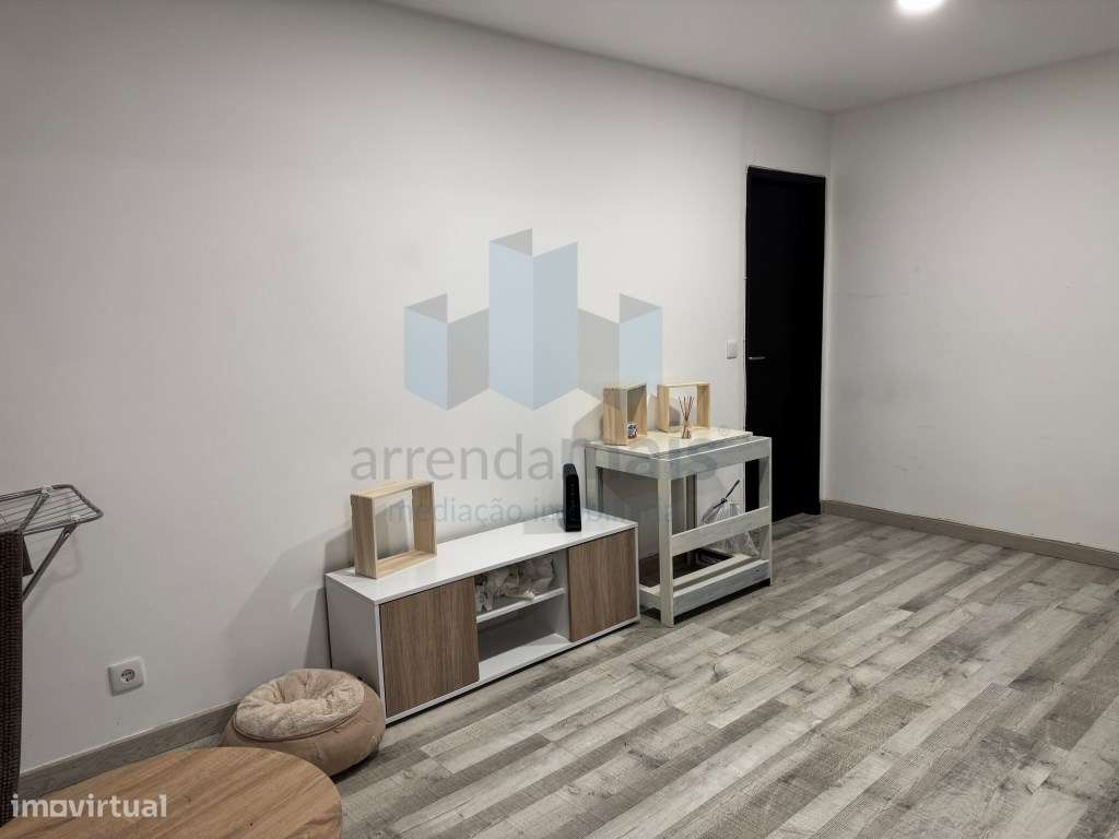 Vende-se apartamento T3 em Coimbra, otimo para rendimento-1