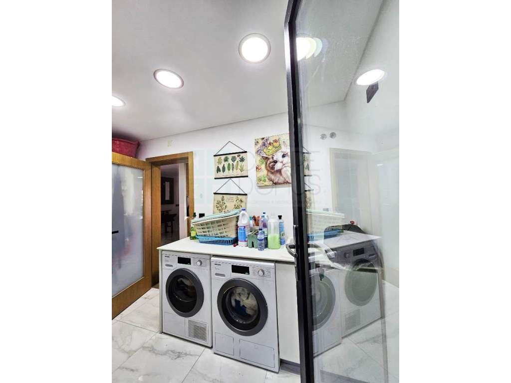 Magnifica moradia T4 com piscina na Urbanização Aroeira, em Santo E...-23