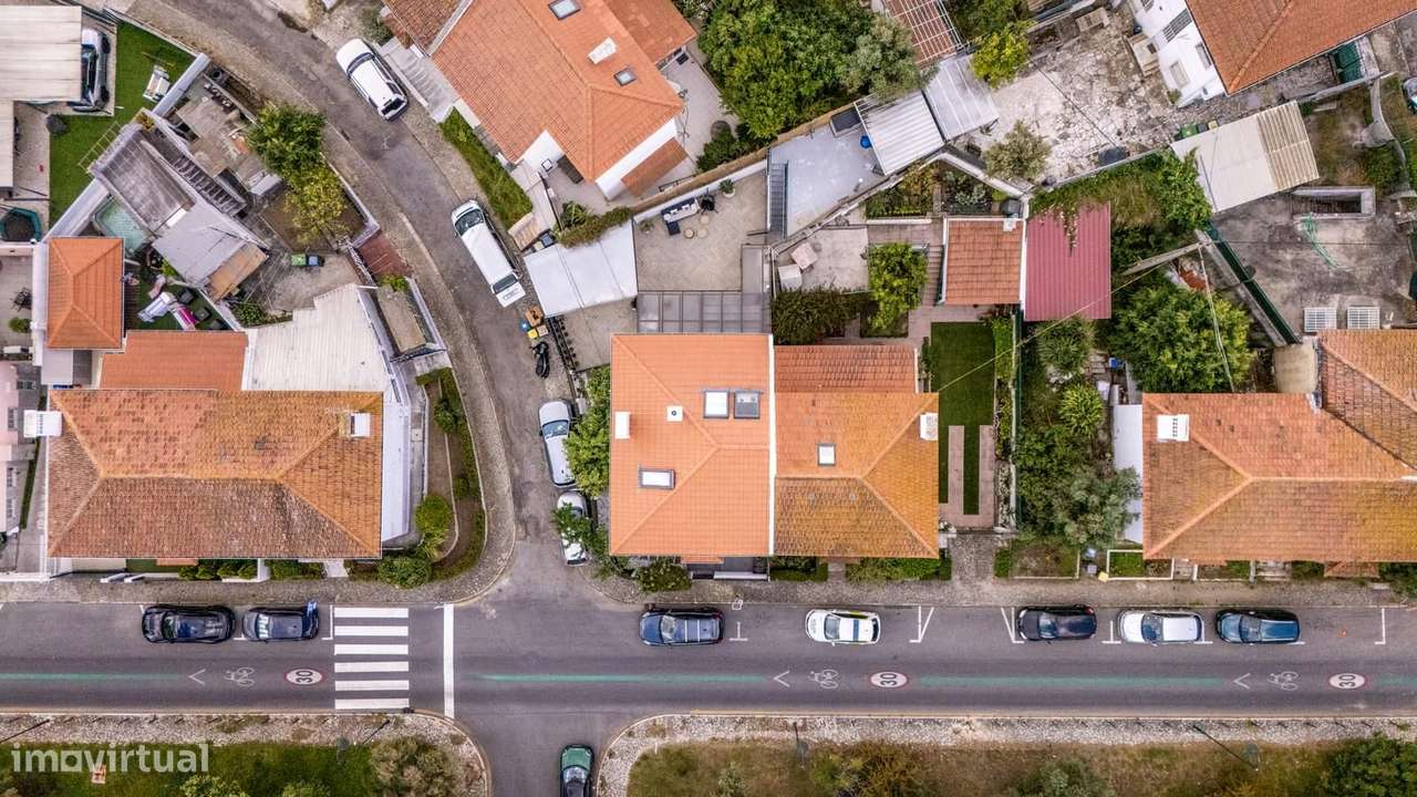 Moradia T4 com jardim, Encarnação, Lisboa-33