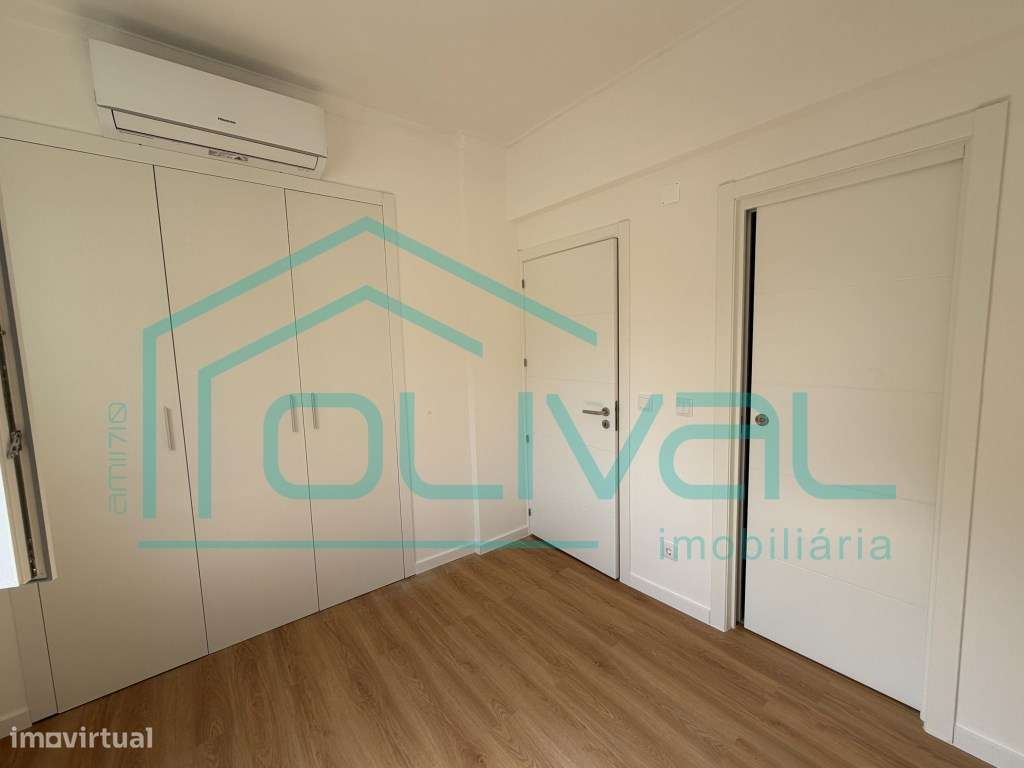 Alverca apartamento de Tipologia T3 totalmente renovado-23