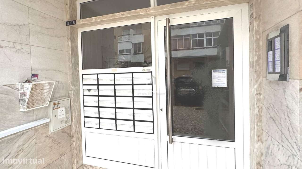 Apartamento T2 - zona central de Oeiras - Arrendamento - Grande imagem: 2/32