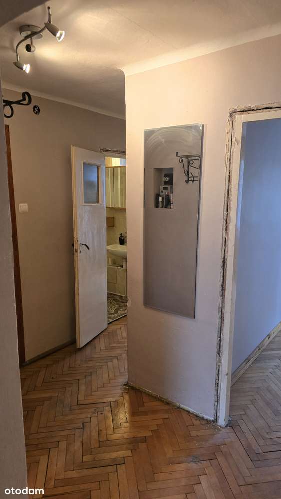 Przestronne 2-pokojowe mieszkanie z piwnicą.-7