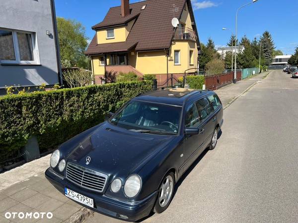 Mercedes-Benz Klasa E 200 T - 7