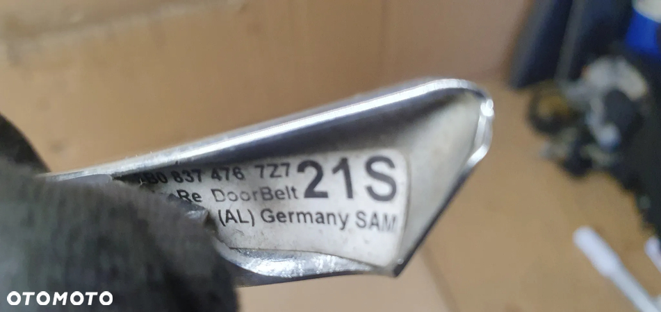 Listwa zgarniająca drzwi prawy przód chrom VW Passat B5 FL 3B0837476 - 5