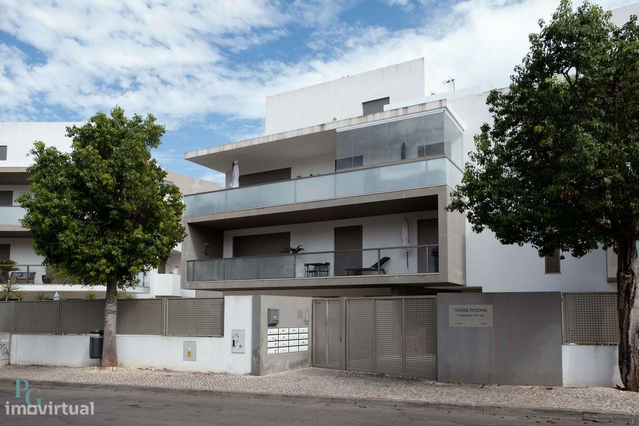 Espaçoso  T2 na Praia de Rocha Portimão   ,condomínio fechado com pisc - Grande imagem: 4/33