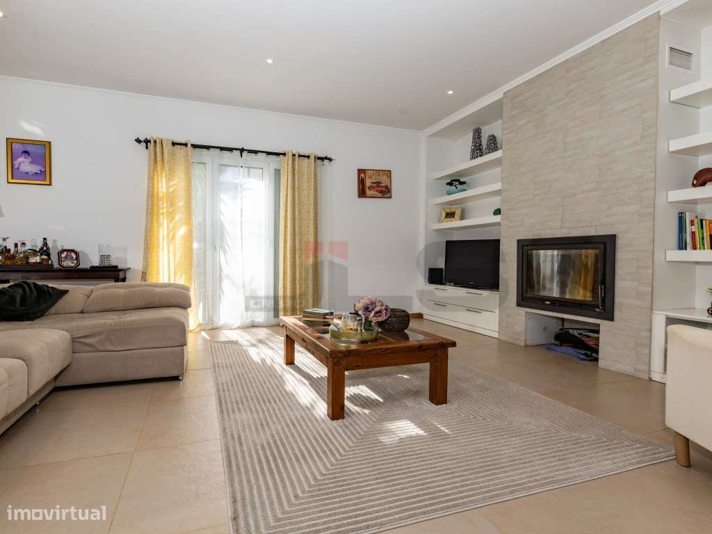 Moradia V4 Isolada com 3 Suites - São Vicente Ferreira, Ponta Delga...-19