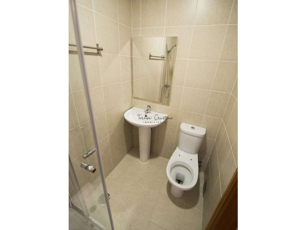 Apartamento T3 com Garagem Fechada e Elevador Arca, Ponte de Lima-10