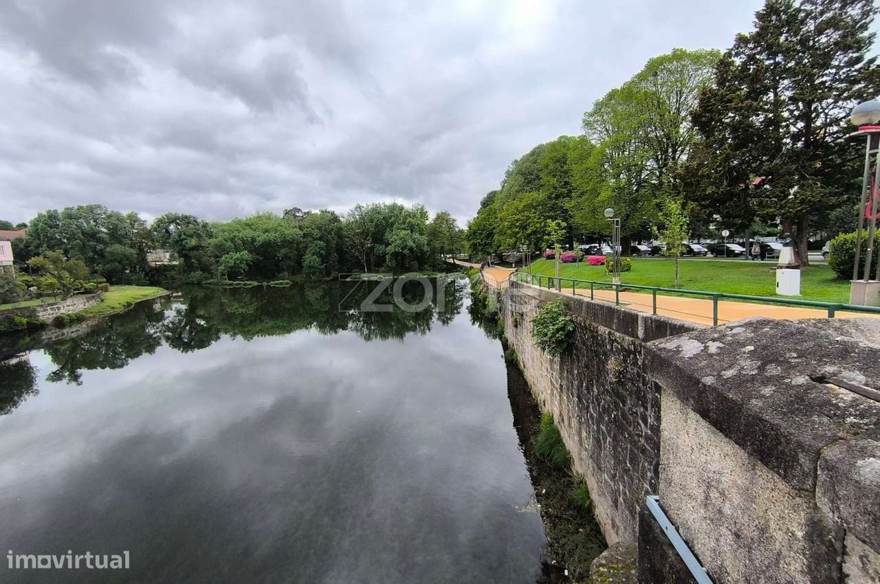 Prédio para remodelação total-12