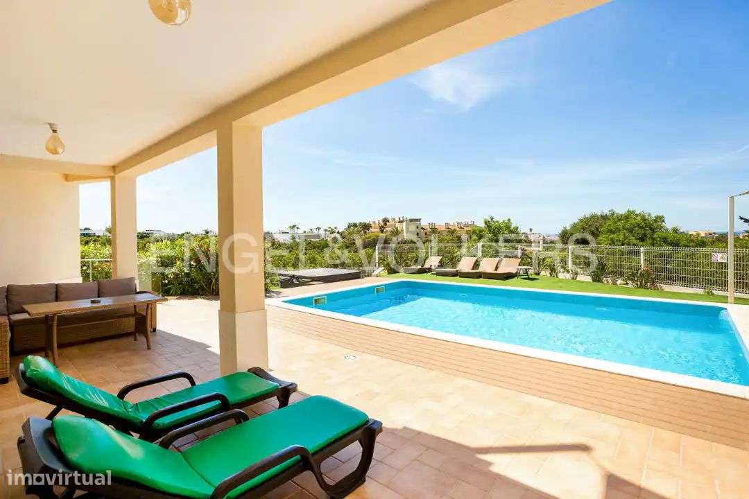 Espetacular moradia V4 com vista mar - Grande imagem: 4/40