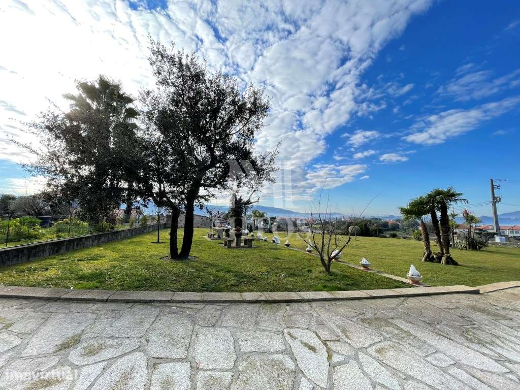 Quinta com moradia térrea T4+1 para venda em Fontão - Ponte de Lima - Grande imagem: 2/37