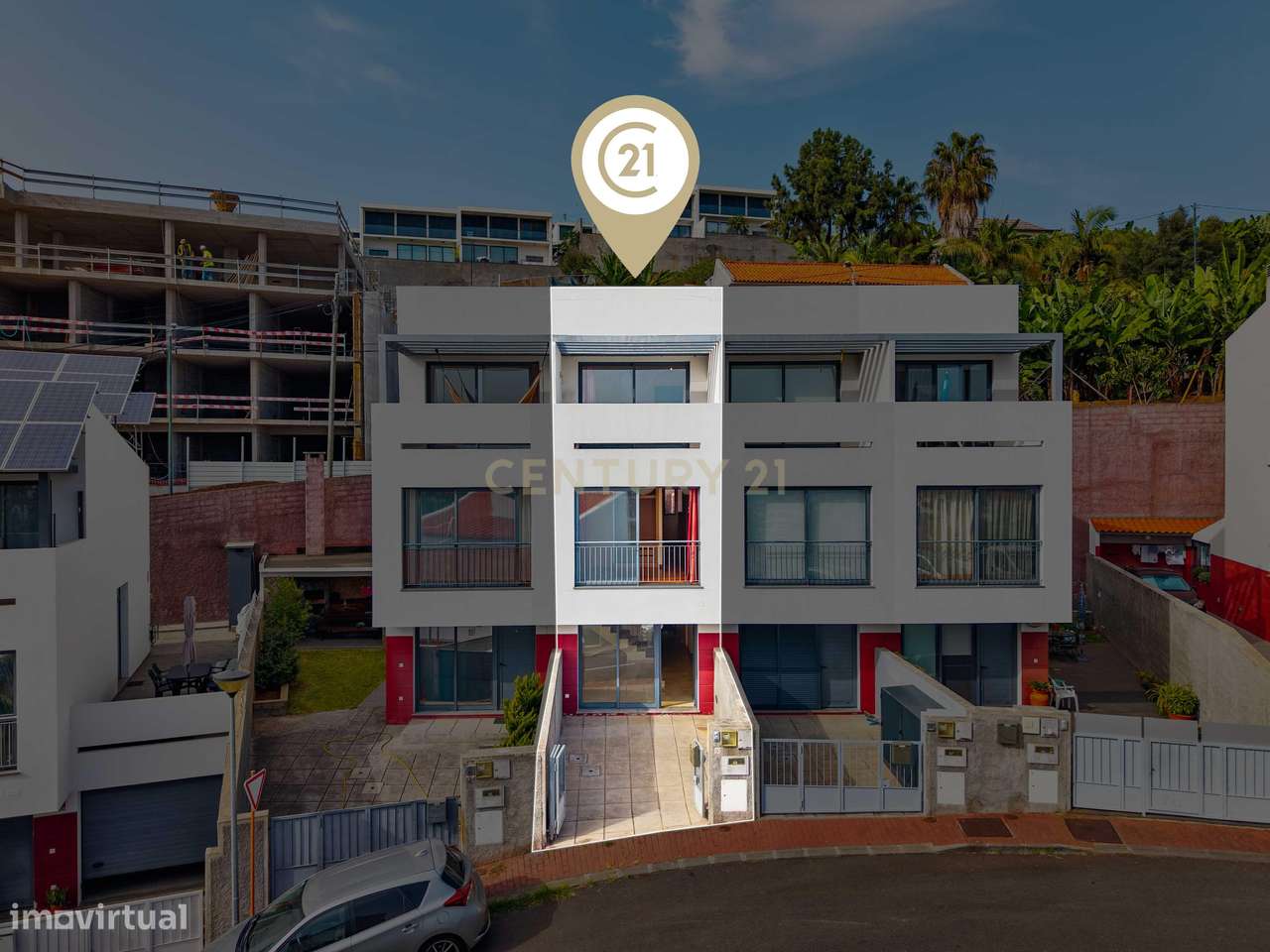 Moradia T2+1 com Terraço e Vista em Câmara de Lobos - Grande imagem: 4/38