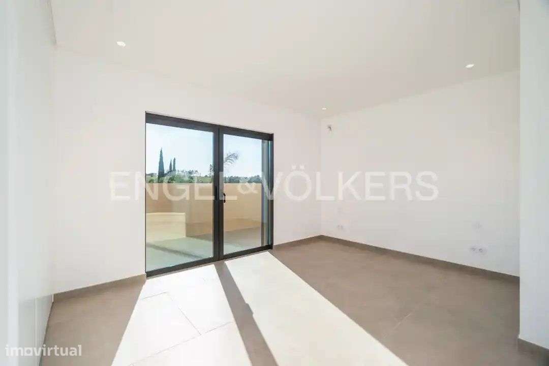 Moradia V4 Exclusiva perto do Carvoeiro-29