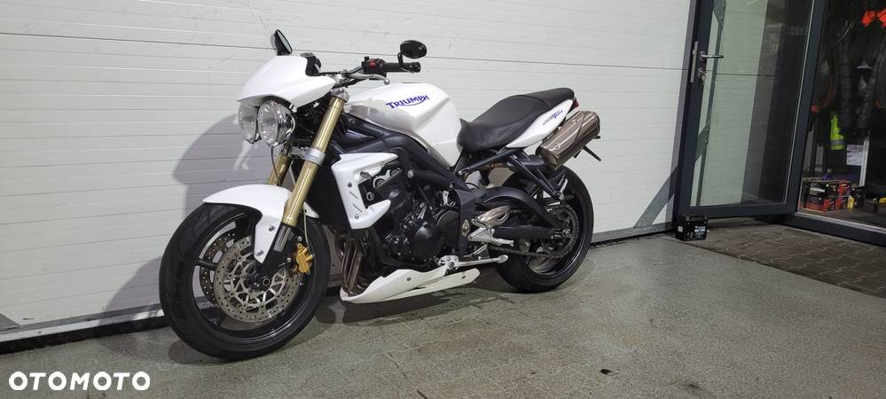 Triumph Street Triple - 8