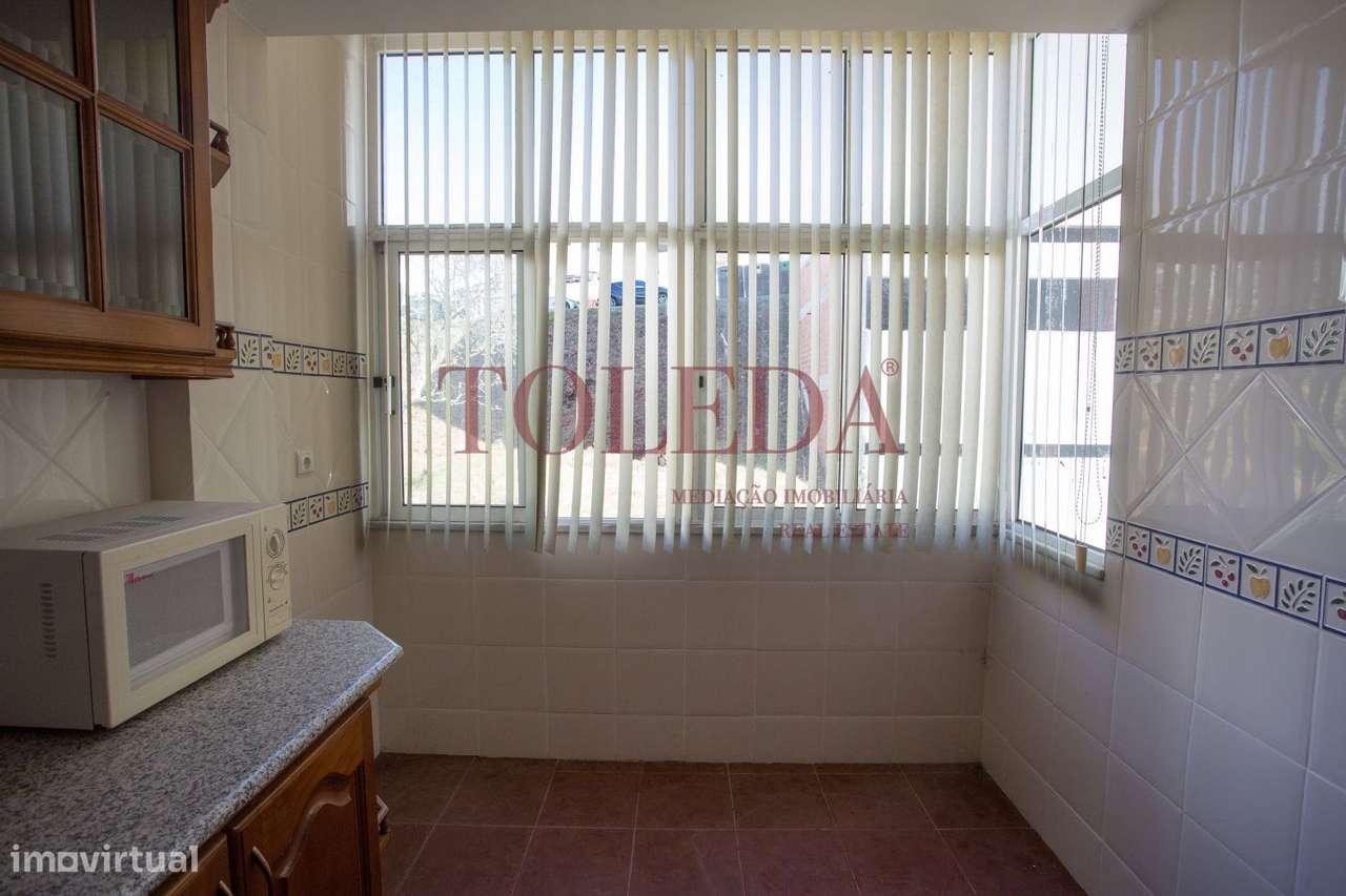 T3 com Lareira, Varanda, Boas áreas-13