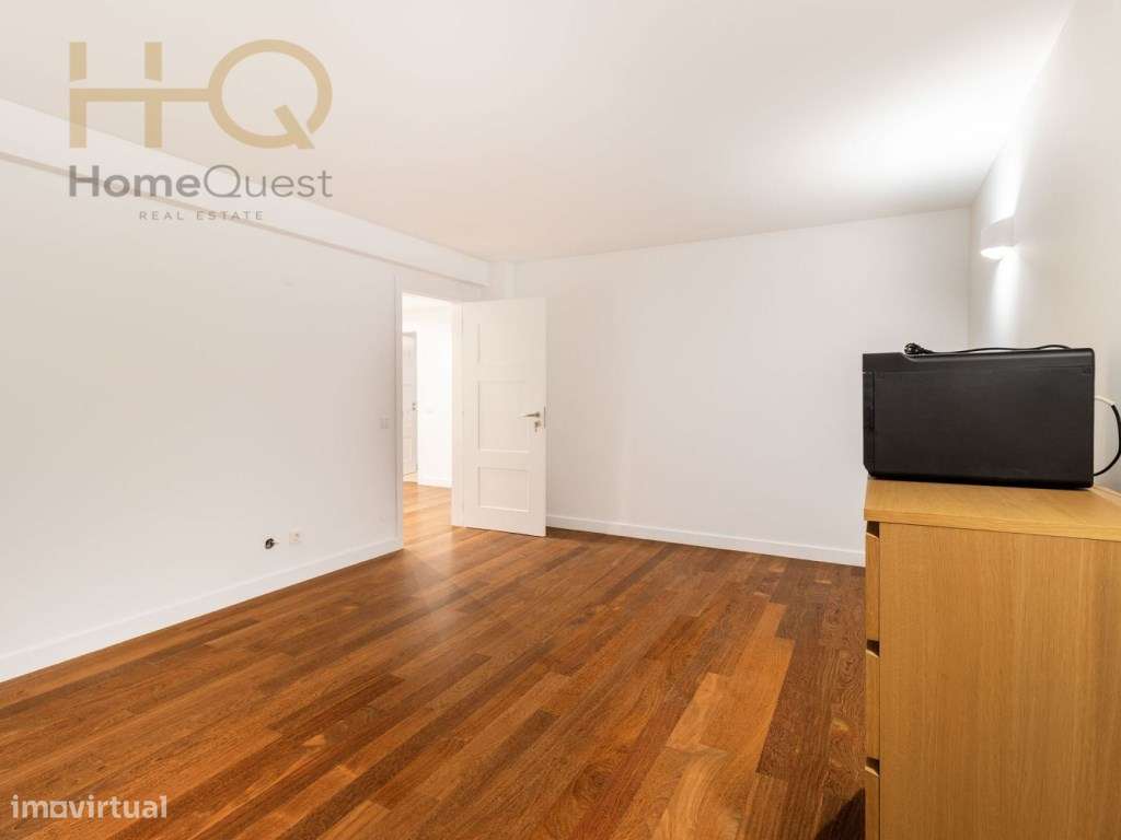 Moradia T4+2 Bairro da Martinha-22