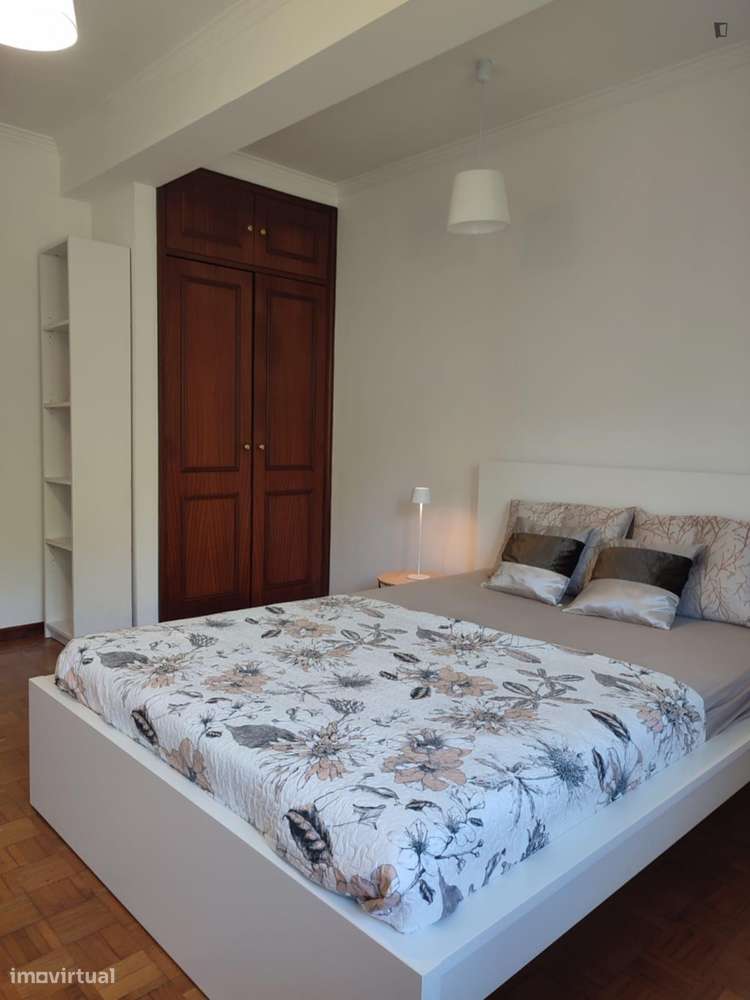 Quarto - localizado em Baguim do Monte Porto - Grande imagem: 4/10