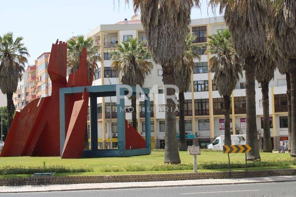 Investimento em Setúbal - Apartamento T1 com inquilino e terraço-11
