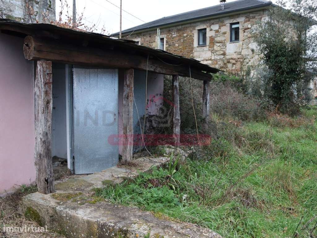 Duas moradias (1 moradia V1 + 1 moradia V2) em Alvarenga, Arouca-15