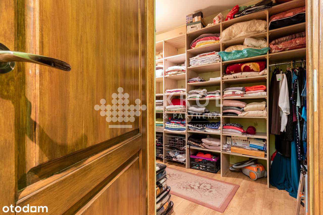 Dom w zabudowie bliźniaczej z potencjałem w Dobrej-11